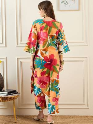 Women Floral Printed Regular Pure Cotton Kurta with Trousers 5
