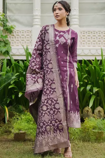 Women Ethnic Motifs Regular Kurta with Trousers & With Dupatta