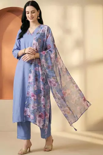 Women Yoke Design Regular Thread Work Kurta with Trousers & With Dupatta