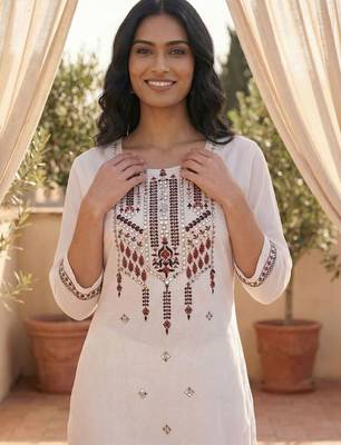 Women Floral Embroidered Regular Thread Work Pure Cotton Kurta with Trousers & With Dupatta 2