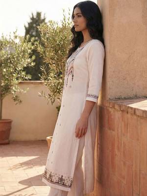 Women Floral Embroidered Regular Thread Work Pure Cotton Kurta with Trousers & With Dupatta 3