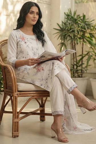 Women Floral Embroidered Regular Thread Work Kurta with Trousers & With Dupatta