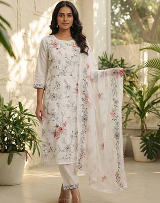 Women Floral Embroidered Regular Thread Work Kurta with Trousers & With Dupatta 5