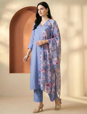 Women Floral Regular Thread Work Kurta with Trousers & With Dupatta 1