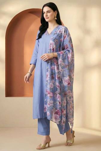 Women Floral Regular Thread Work Kurta with Trousers & With Dupatta