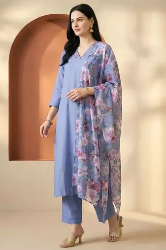 Women Floral Regular Thread Work Kurta with Trousers & With Dupatta