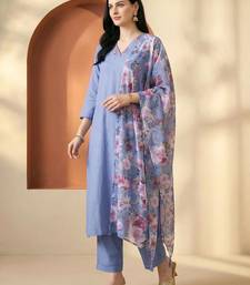 Women Floral Regular Thread Work Kurta with Trousers & With Dupatta