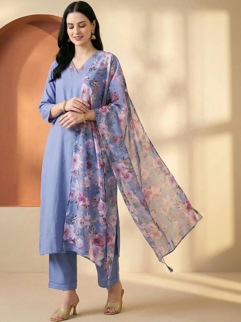 Women Floral Regular Thread Work Kurta with Trousers & With Dupatta