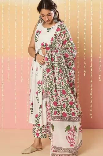 Women Floral Printed Regular Pure Cotton Kurta with Trousers & With Dupatta