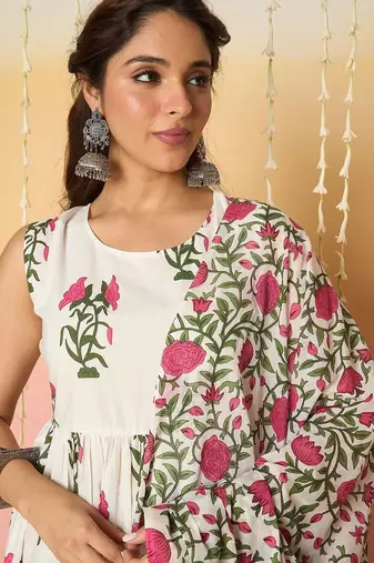 Women Floral Printed Regular Pure Cotton Kurta with Trousers & With Dupatta