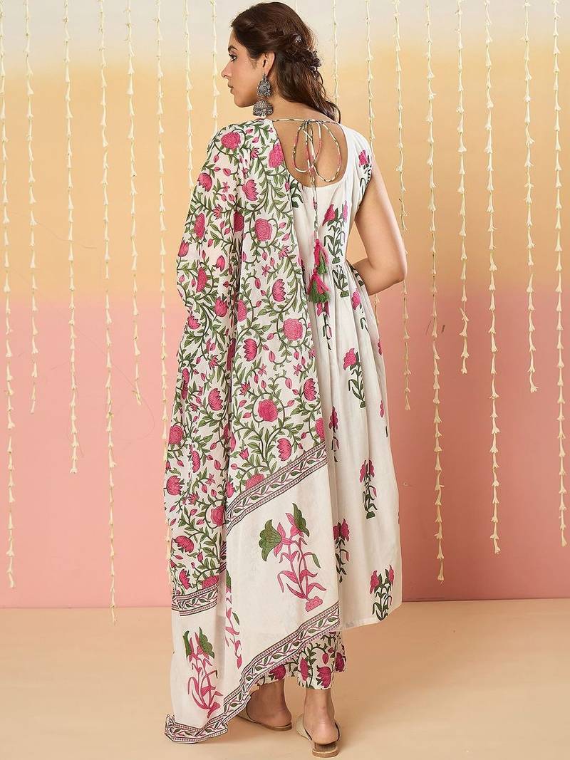 Women Floral Printed Regular Pure Cotton Kurta with Trousers & With Dupatta