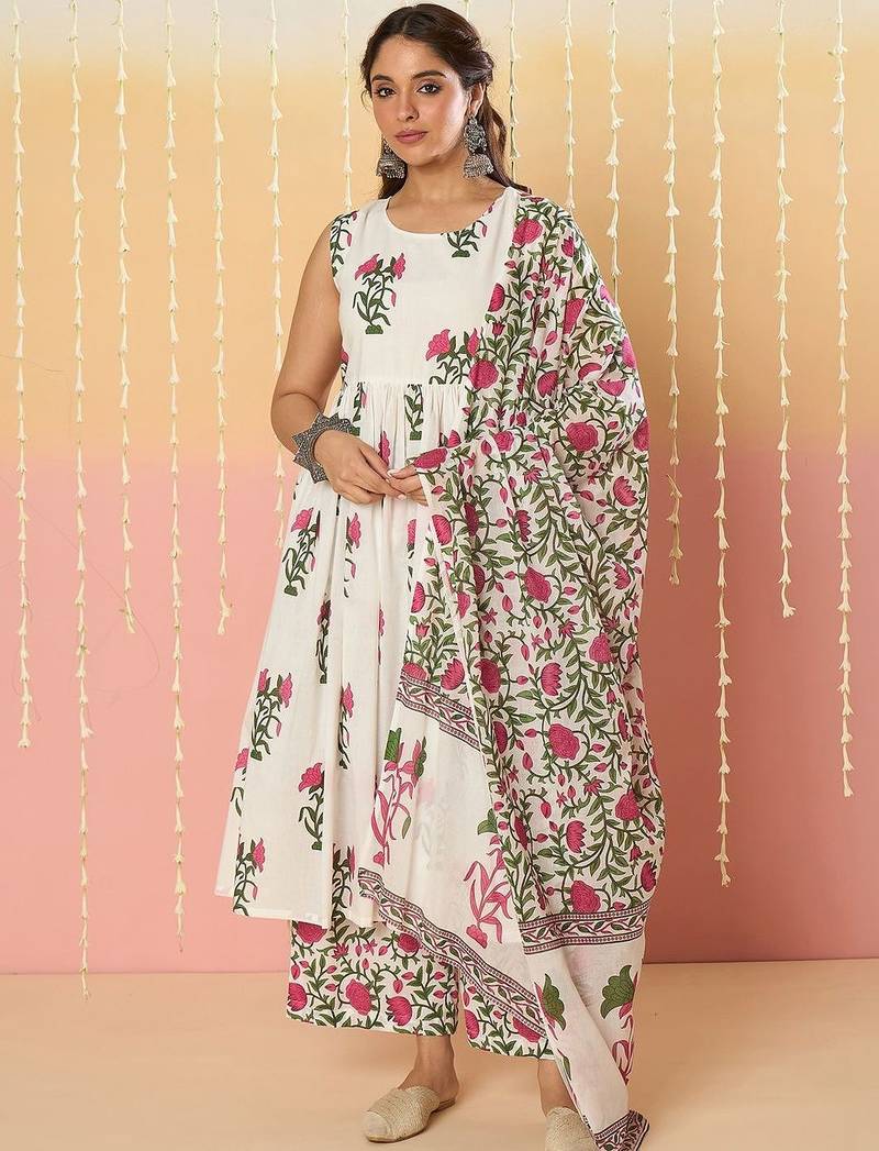 Women Floral Printed Regular Pure Cotton Kurta with Trousers & With Dupatta
