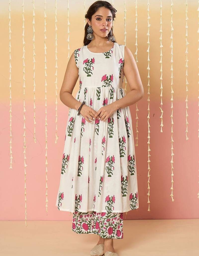 Women Floral Printed Regular Pure Cotton Kurta with Trousers & With Dupatta