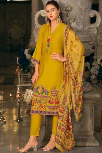 Women Ethnic Motifs Printed Regular Thread Work Kurta with Trousers & With Dupatta