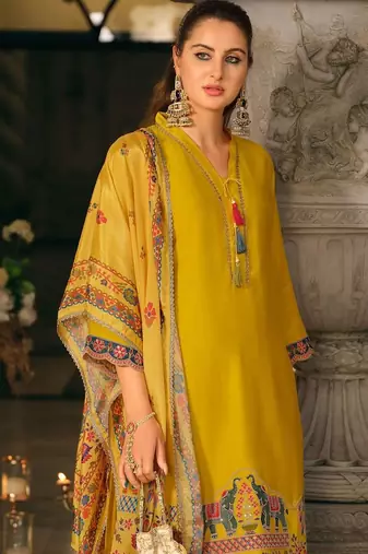 Women Ethnic Motifs Printed Regular Thread Work Kurta with Trousers & With Dupatta