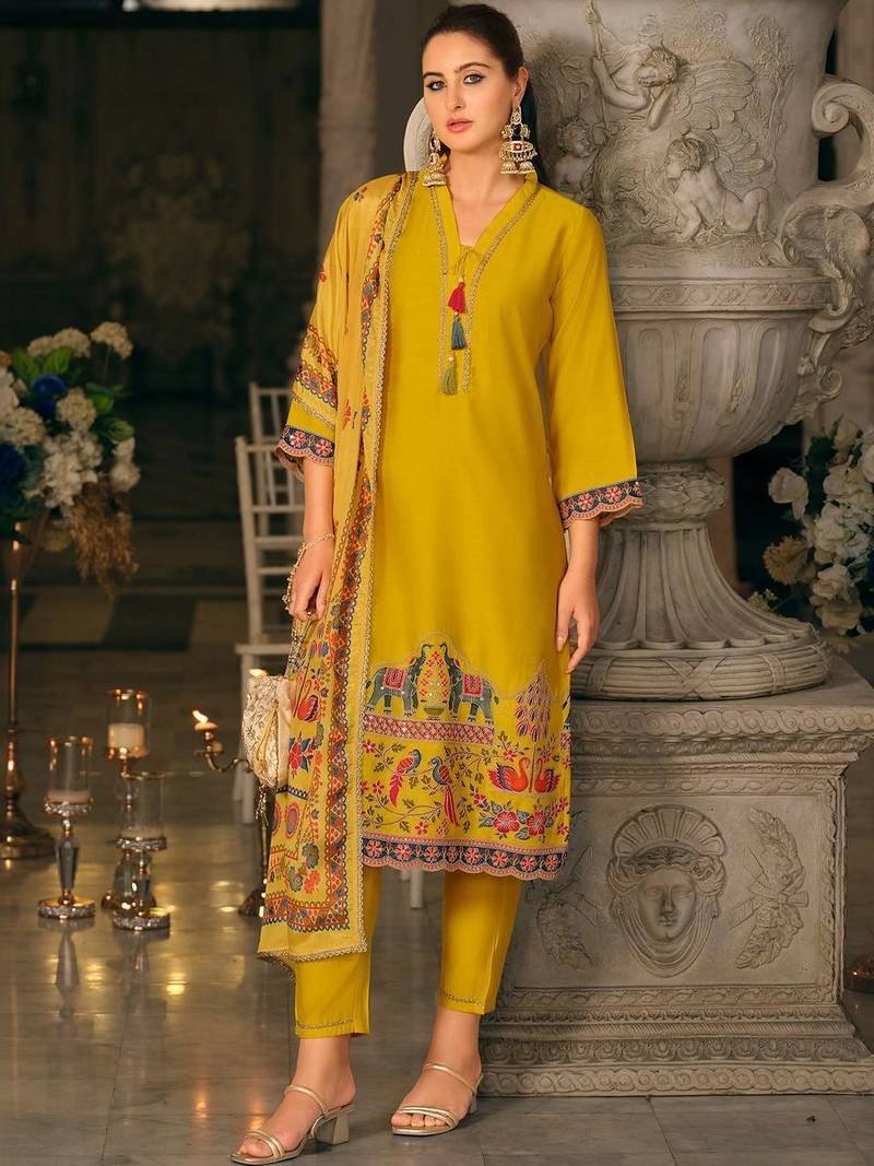 Women Ethnic Motifs Printed Regular Thread Work Kurta with Trousers & With Dupatta