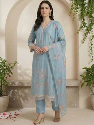 Women Floral Embroidered Regular Thread Work Kurta with Trousers & With Dupatta 1