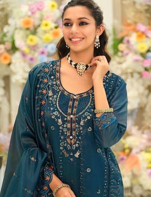 Women Ethnic Motifs Embroidered Thread Work Kurta with Trousers & With Dupatta 2