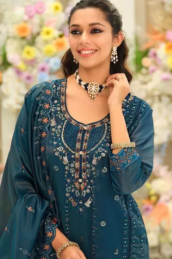 Women Ethnic Motifs Embroidered Thread Work Kurta with Trousers & With Dupatta