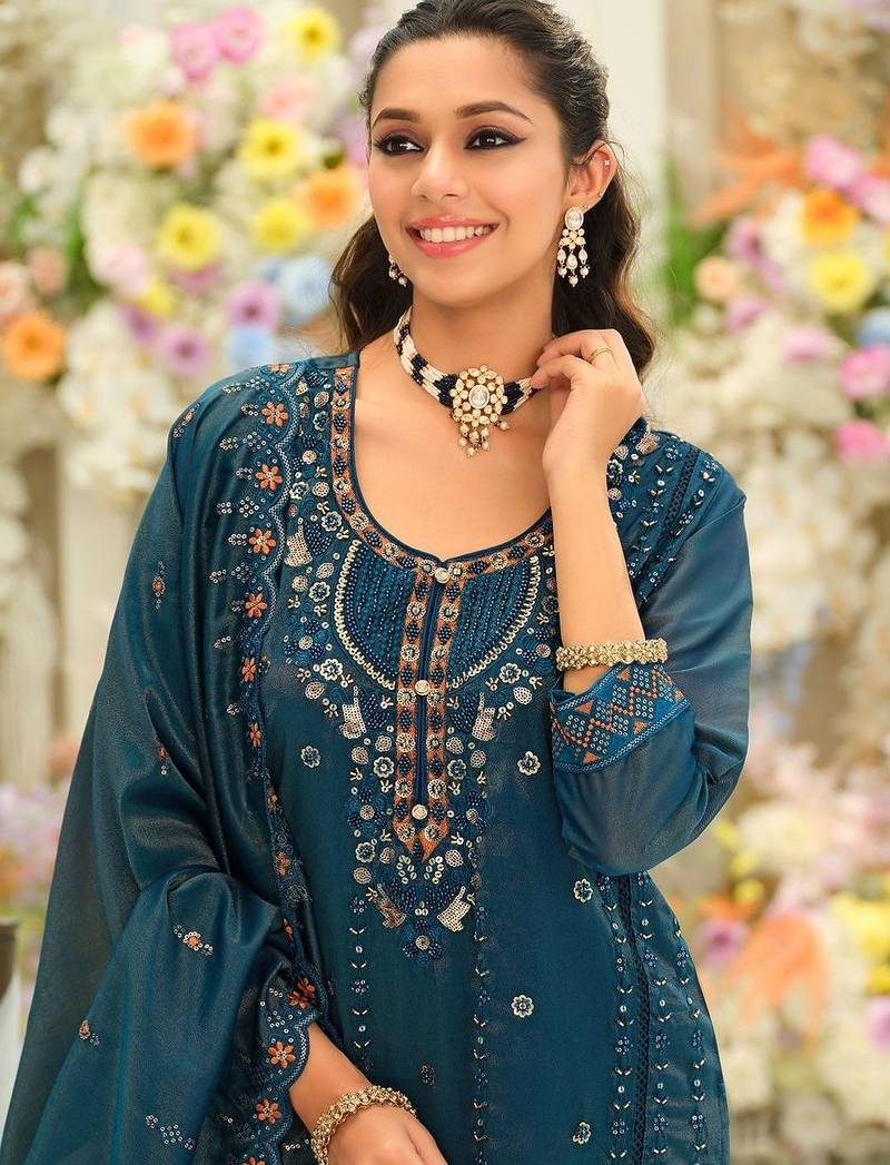 Women Ethnic Motifs Embroidered Thread Work Kurta with Trousers & With Dupatta