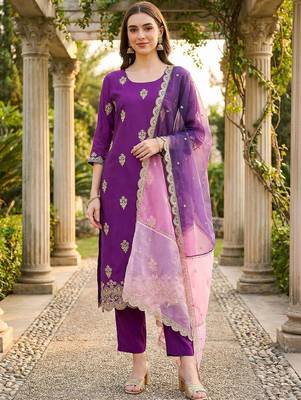 Women Ethnic Motifs Embroidered Regular Thread Work Kurta with Trousers & With Dupatta 5