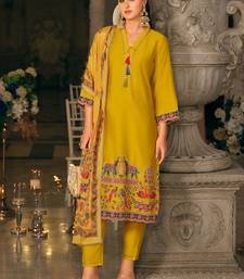 Women Ethnic Motifs Printed Regular Kurta with Trousers & With Dupatta