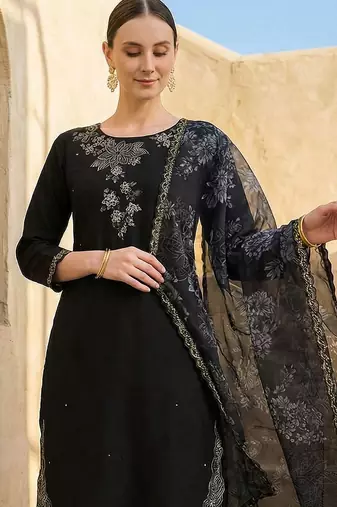 Women Floral Embroidered Regular Thread Work Kurta with Trousers & With Dupatta