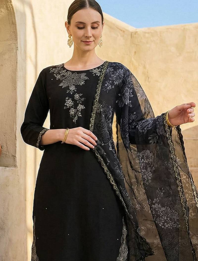 Women Floral Embroidered Regular Thread Work Kurta with Trousers & With Dupatta
