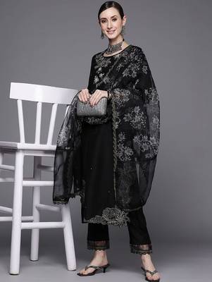 Women Floral Embroidered Regular Thread Work Kurta with Trousers & With Dupatta 4