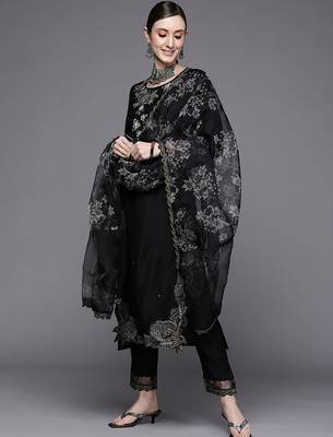 Women Floral Embroidered Regular Thread Work Kurta with Trousers & With Dupatta 6