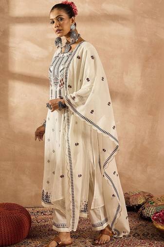 Women Ethnic Motifs Embroidered Regular Thread Work  Cotton Kurta with Trousers & With Dupatta