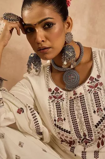 Women Ethnic Motifs Embroidered Regular Thread Work Pure Cotton Kurta with Trousers & With Dupatta