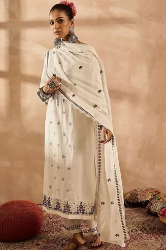 Women Ethnic Motifs Embroidered Regular Thread Work Pure Cotton Kurta with Trousers & With Dupatta