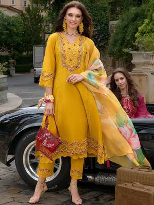 Women Floral Embroidered Regular Thread Work Kurta with Trousers & With Dupatta 5