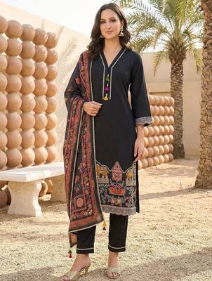 Women Animal Embroidered Regular Kurta with Trousers & With Dupatta 1
