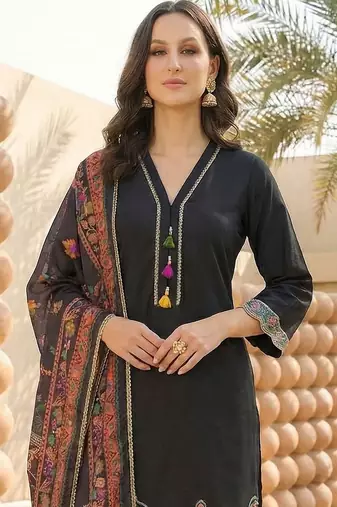Women Animal Embroidered Regular Kurta with Trousers & With Dupatta