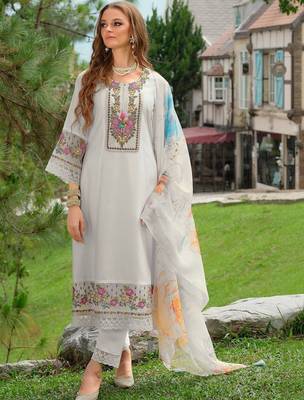 Women Floral Embroidered Regular Mirror Work Liva Kurta with Trousers & With Dupatta 6