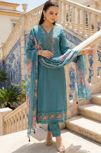 Women Floral Embroidered Regular Mirror Work Kurta with Trousers & With Dupatta