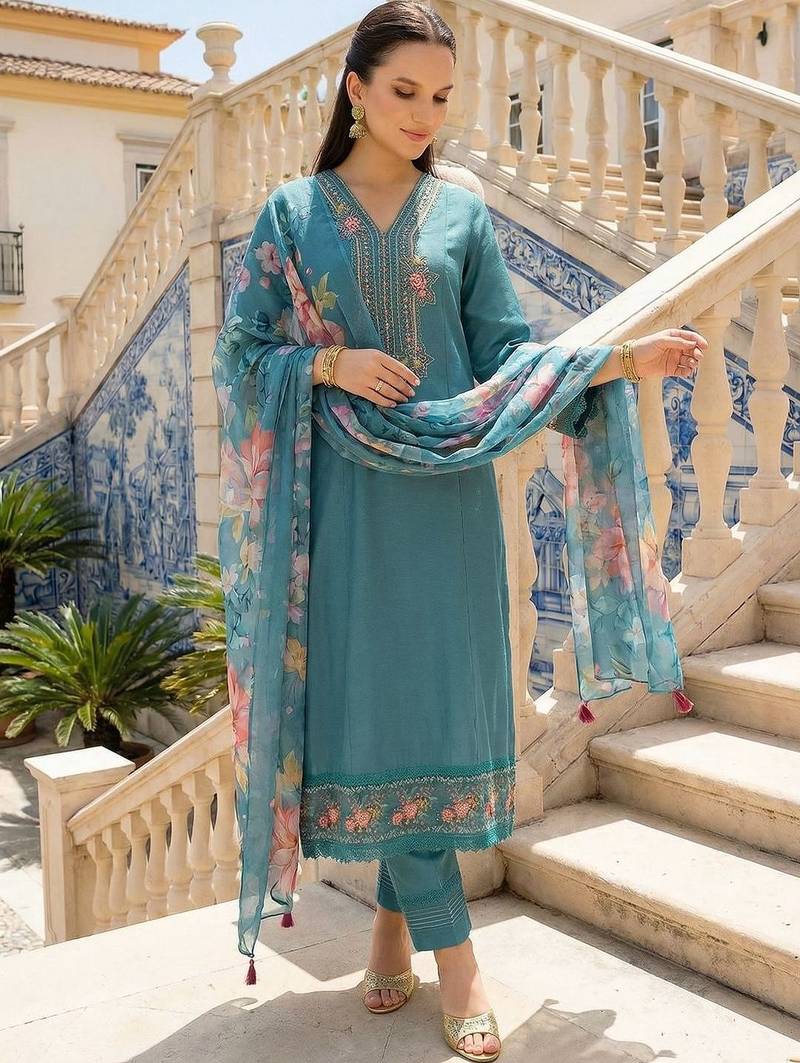 Women Floral Embroidered Regular Mirror Work Kurta with Trousers & With Dupatta