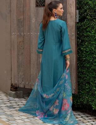 Women Floral Embroidered Regular Mirror Work Kurta with Trousers & With Dupatta 4