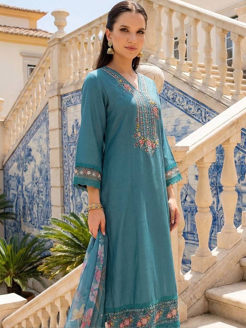 Women Floral Embroidered Regular Mirror Work Kurta with Trousers & With Dupatta