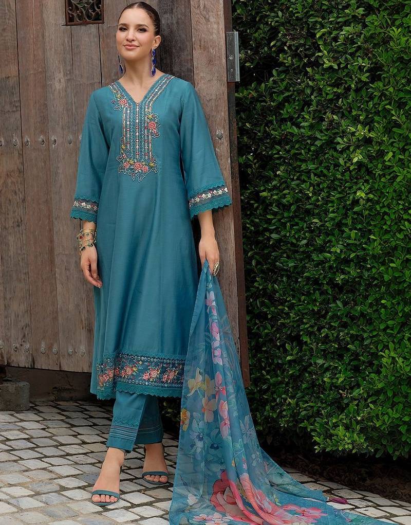 Women Floral Embroidered Regular Mirror Work Kurta with Trousers & With Dupatta