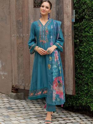 Women Floral Embroidered Regular Mirror Work Kurta with Trousers & With Dupatta 6