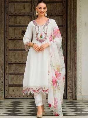 Women Floral Embroidered Regular Thread Work Kurta with Trousers & With Dupatta 1
