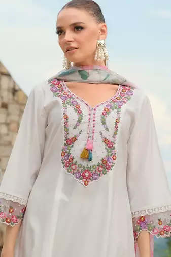 Women Floral Embroidered Regular Thread Work Kurta with Trousers & With Dupatta