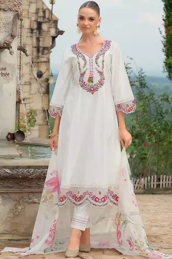 Women Floral Embroidered Regular Thread Work Kurta with Trousers & With Dupatta