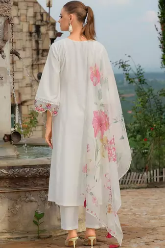 Women Floral Embroidered Regular Thread Work Kurta with Trousers & With Dupatta
