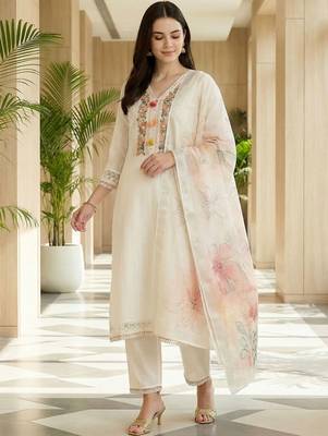 Women Floral Embroidered Regular Thread Work Pure Cotton Kurta with Trousers & With Dupatta 1