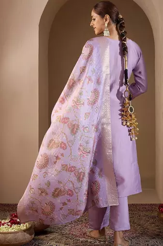 Women Floral Embroidered Regular Thread Work Kurta with Trousers & With Dupatta