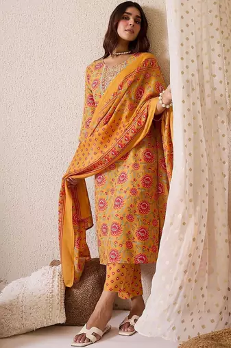 Women Floral Embroidered Regular Kurta with Trousers & With Dupatta